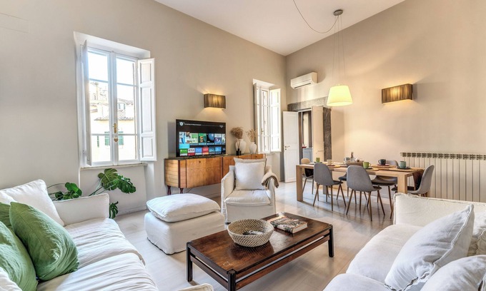 Rome City Centre Apartment | Magnificent and large bright apartment Piazza Margana