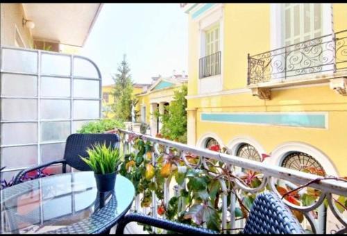 Plaka Apartment | Magnificent apartment in Plaka