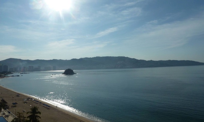 Costera Acapulco Condo | Magnificent Beachfront