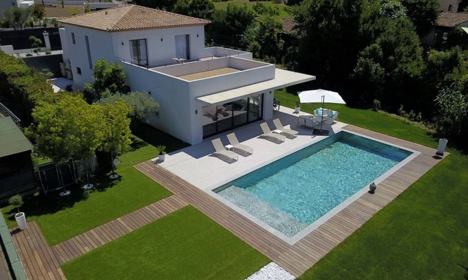 Mouans-Sartoux Villa | MAGNIFICENT CONTEMPORARY VILLA WITH SWIMMING POOL AND TENNIS COURT