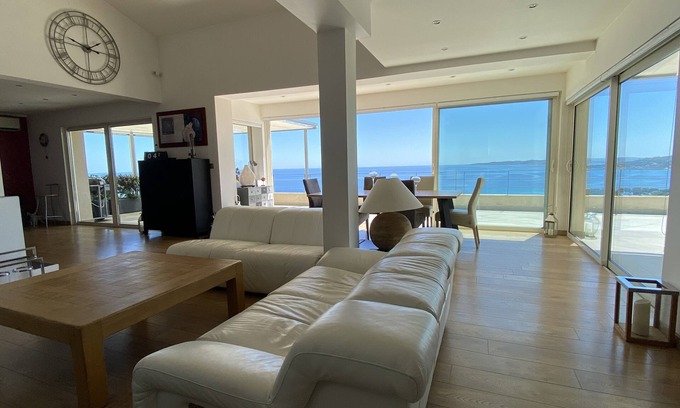 Plage de la Garonnette Villa | Magnificent contemporary villa with superb sea view classified 5*.