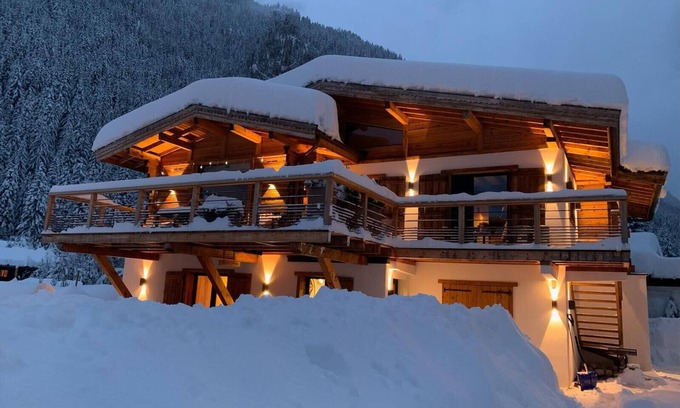 Les Tines Ski Chalet | Magnificent Chalet with Jacuzzi and private garden