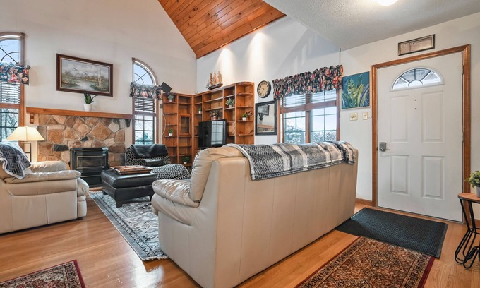 Lake Harmony House | Magnificent home with full kitchen & deck - golf, skiing, & snowboarding nearby