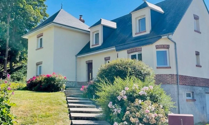 Criel-sur-Mer House | Magnificent house with fireplace close to the sea, not overlooked and large garden.