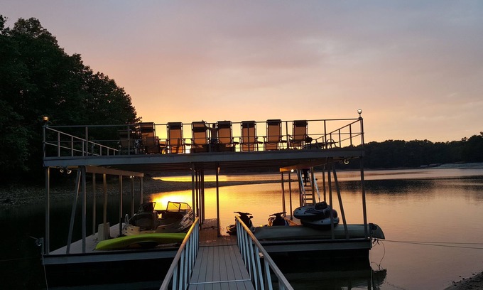 Gainesville House | Magnificent Lake Lanier Home-Indonesian Decor-Huge Party Dock
