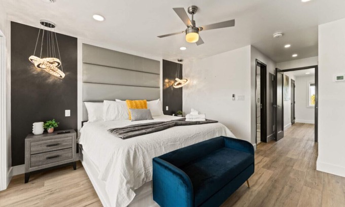 Leamington House | Magnificent Lakeview