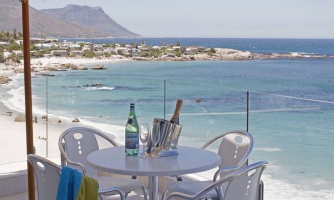 Camps Bay Apartment | Magnificent Newly Renovated Apartment On The Beach