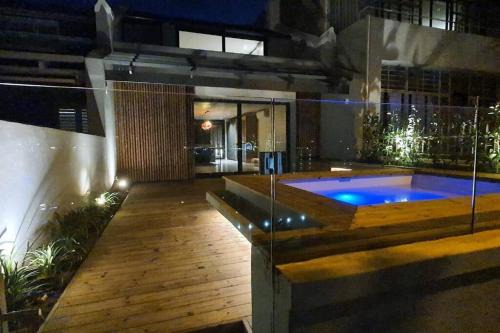 Cape Town City Centre Villa | Magnificent, newly renovated stylish home .