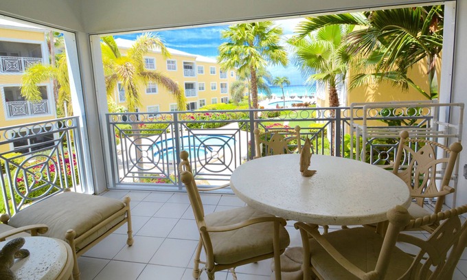 Seven Mile Beach Condo | Magnificent Ocean Views in the Heart of 7 Mile Beach ! Fully Stocked !