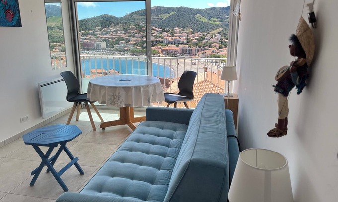 Banyuls-sur-Mer Apartment | Magnificent panoramic view of the Bay of Banyuls. 3 * sea & mountain view