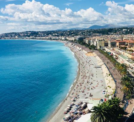 Ventabrun Apartment | Magnificent renovated apartment, 2 rooms of 45 m2, close tothe sea, top floor, terrace