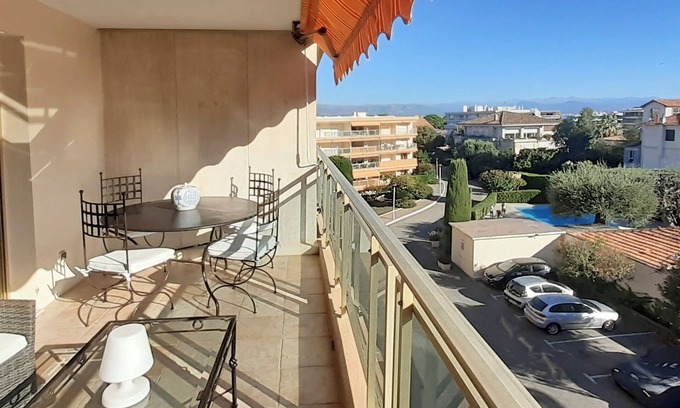 Cap-d'Antibes Apartment | Magnificent sea view, 2 terraces, swimming pool, near the beaches.