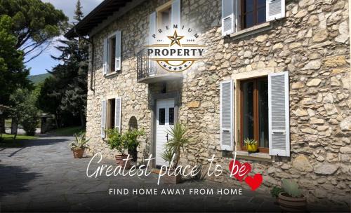 Morbio Inferiore House | Magnificent SUNSTONE HOUSE, private parking, BBQ area, kids toys, near Como lake I Villa dei Leoni