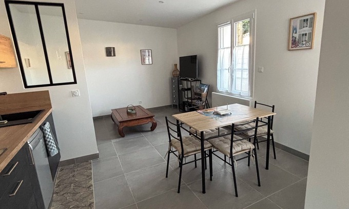 Rochefort House | Magnificent T2 near the station with private terrace