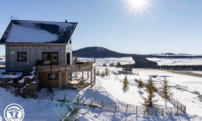 Besse-et-Saint-Anastaise House | Magnificent upscale chalet with exceptional views, located just minutes from the slopes
