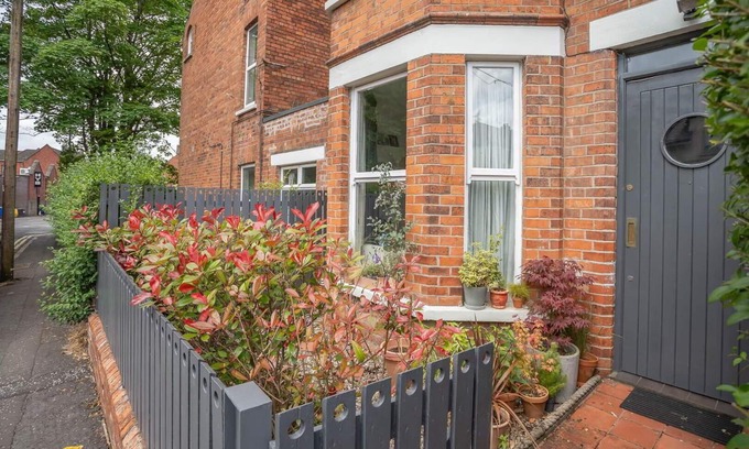 Belfast House | Magnificent Victorian Home with Outdoor Terrace