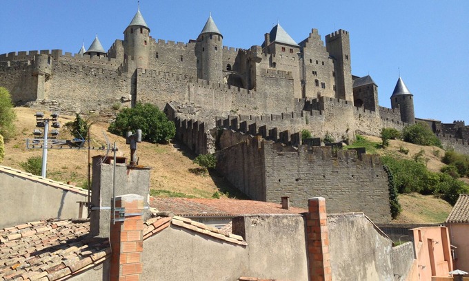 Carcassonne Apartment | Magnificent views of Carcassonne Cite ramparts (Monet)