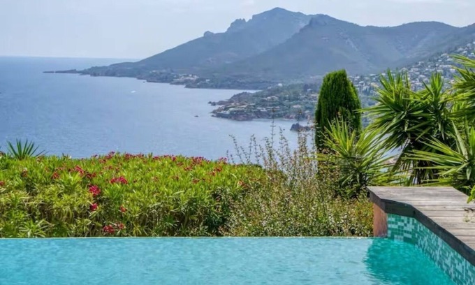 Theoule-Superieur Villa | Magnificent villa with private pool and south-facing sea view in Théoule-sur-Mer