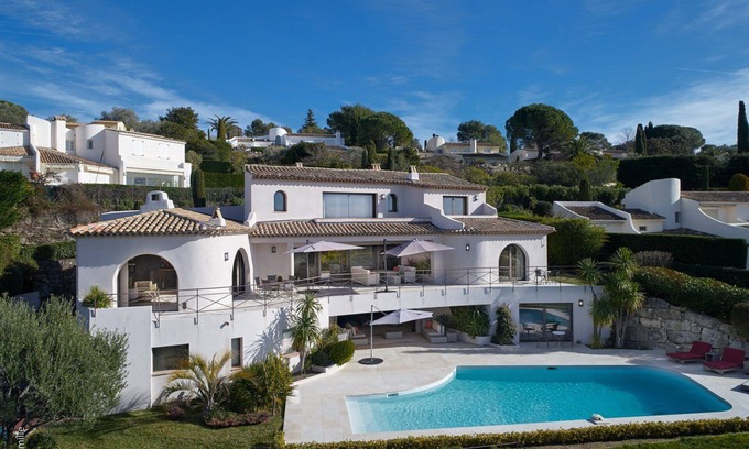 Mouans-Sartoux Villa | Magnificent villa in closed estate with panoramic views