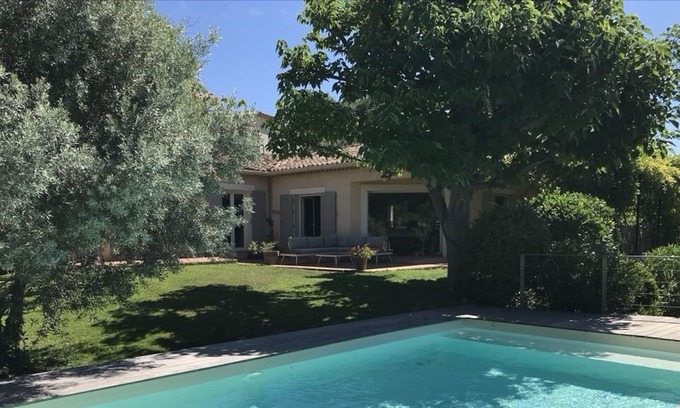 12th Arrondissement House | Magnificent villa with swimming pool and garden overlooking the hills in a residential area