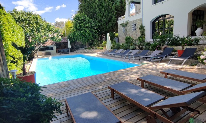 Aubenas Villa | Magnificent villa with swimming pool and gym