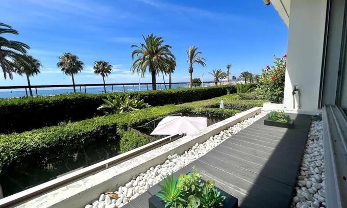 Saint-Laurent-du-Var Apartment | Magnifique appartement les pieds dans l’eau à Nice