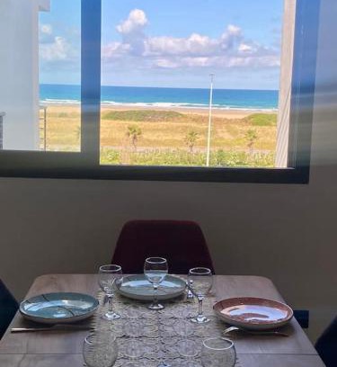 Hjar Ennhal Apartment | Magnifique Appart Tanger Vue Mer Plage à 100m Calme et Nature