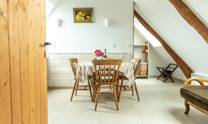 Meuvaines Apartment | Magnifique appartement avec vue sur la campagne
