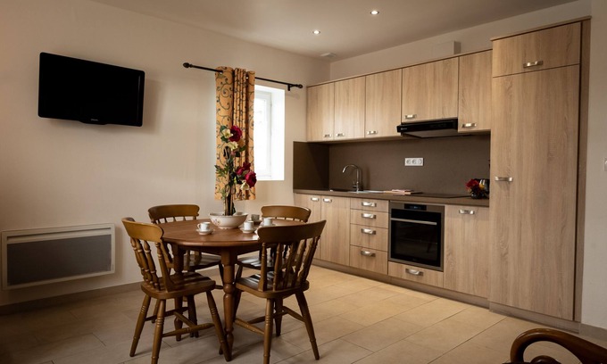 Meuvaines Apartment | Magnifique appartement avec vue sur jardin
