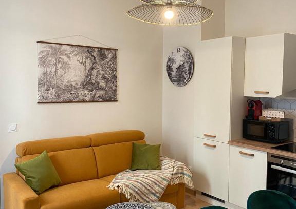 Faubourg-Raines Apartment | Magnifique appartement au centre ville avec parking privé et gratuit LE JARDIN DES PLANTES