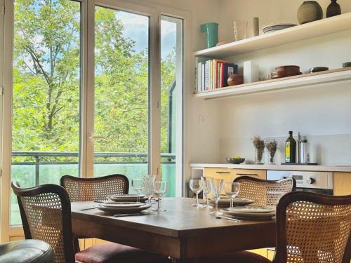 Combat Apartment | Magnifique appartement - Parc des Buttes Chaumont