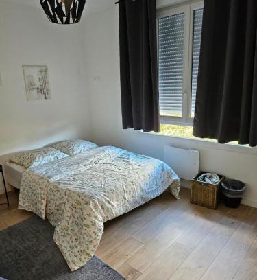 Beauvais Apartment | Magnifique Chambre Triple3
