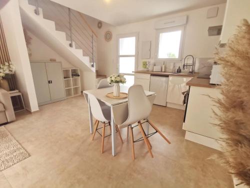 Dole Apartment | Magnifique duplex neuf parking et terrasse