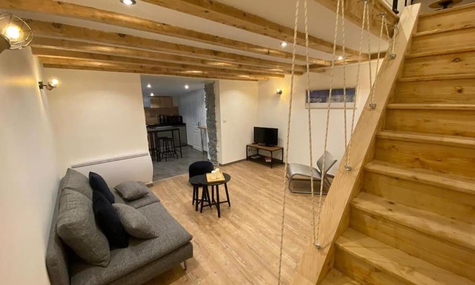 Secteur 1 Apartment | Magnifique duplex, tout confort, 10min à pied Gare