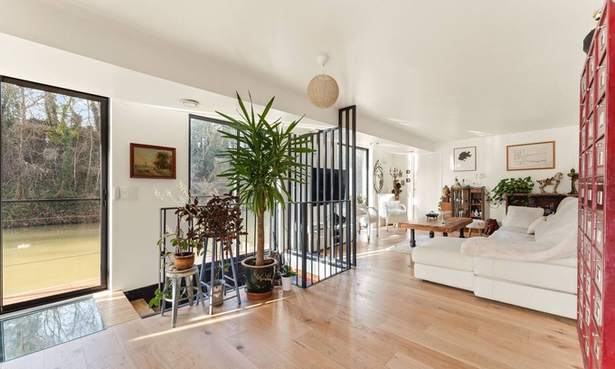 Issy-les-Moulineaux Apartment | Magnifique Péniche sur la Seine aux Porte de Paris