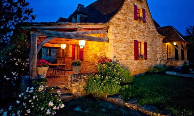 Daglan House | Magnifique Maison Avec vue Vallee Piscine 2 ha de Terrain