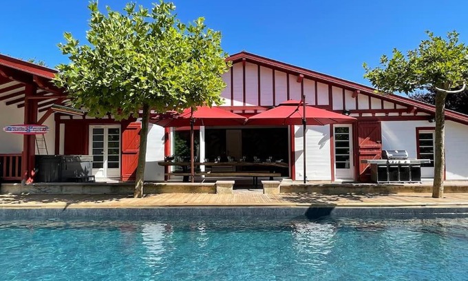 Arbonne Villa | Magnifique Villa avec Piscine-Jacuzzi-coin fitness