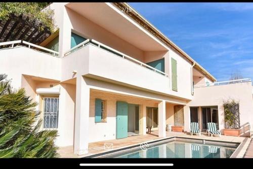 Saint Pierre de Feric Villa | Magnifique villa familiale avec piscine