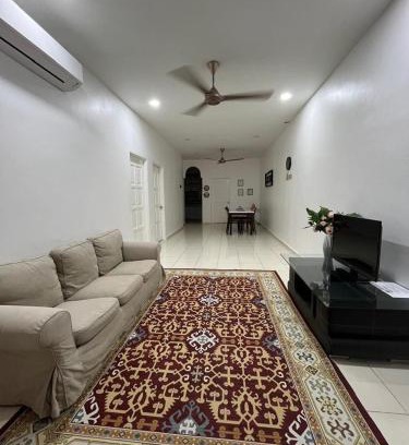Kampung Raya Rawa House | Magnolia 3 Homestay