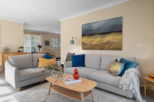 Bowral House | Magnolia Cottage - Your private Bowral getaway!