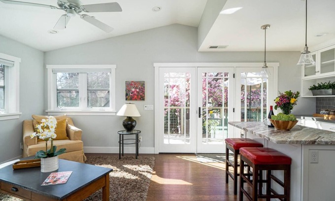 Chico House | | Magnolia Guest House |