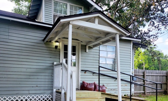 Downtown House | Magnolia House in Lafayette