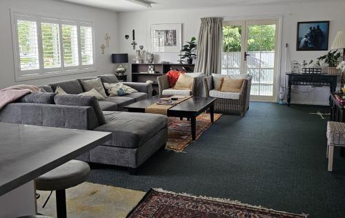 Featherston House | MAGNOLIA HOUSE
