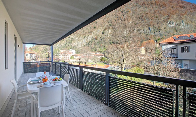 Laveno Apartment | Magnolia, Laveno Mombello, Italy