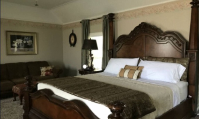Mena Apartment | Magnolia Suite- 2 Bedrooms, Ensuite Bath