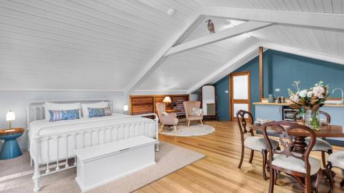 Pokolbin House | Magpie Loft - The Vintage Holiday House