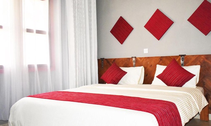 Kampala Hotel | Mahali Guesthouse, Makindye Hill