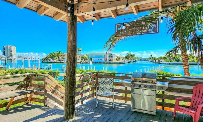 Marathon House | Mahi Mahi House: Contemporary 3-Bed/4-Bath Single-Family Oasis with Panoramic