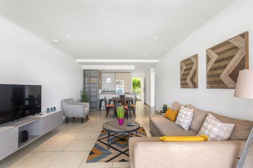 Maho Apartment | Maho Beach House - Elegant 1 Bedroom, Beach Level