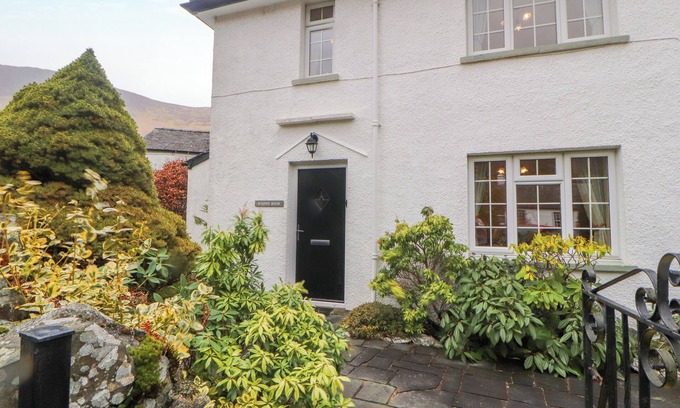 Borrowdale Cottage | MAIDEN MOOR, with open fire in Keswick
